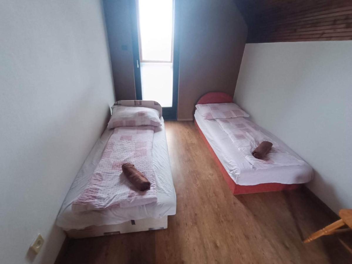 Tassi Halaszcsarda - Sueger Haz Kültér fotó